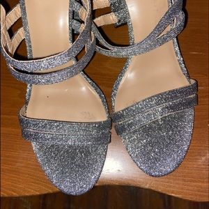 Women’s shoes price is negotiable